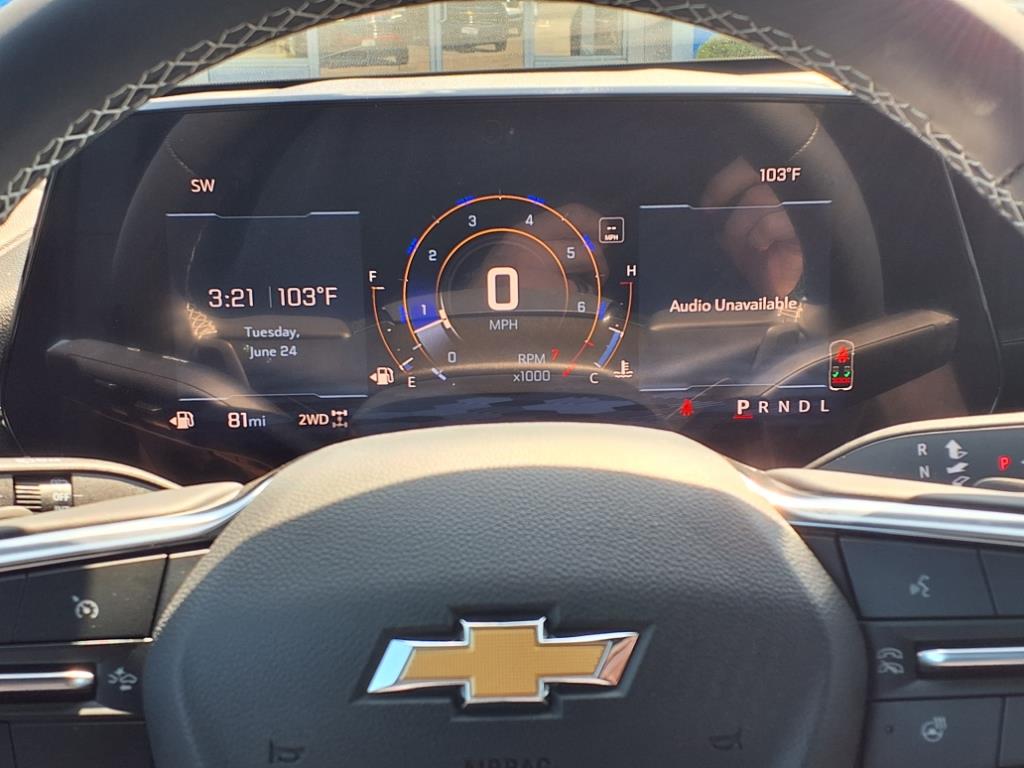 2025 Chevrolet Traverse photo 12