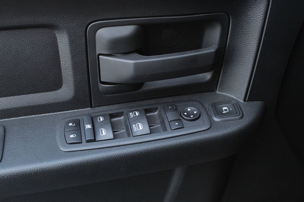 2024 Ram 2500 Tradesman photo 17