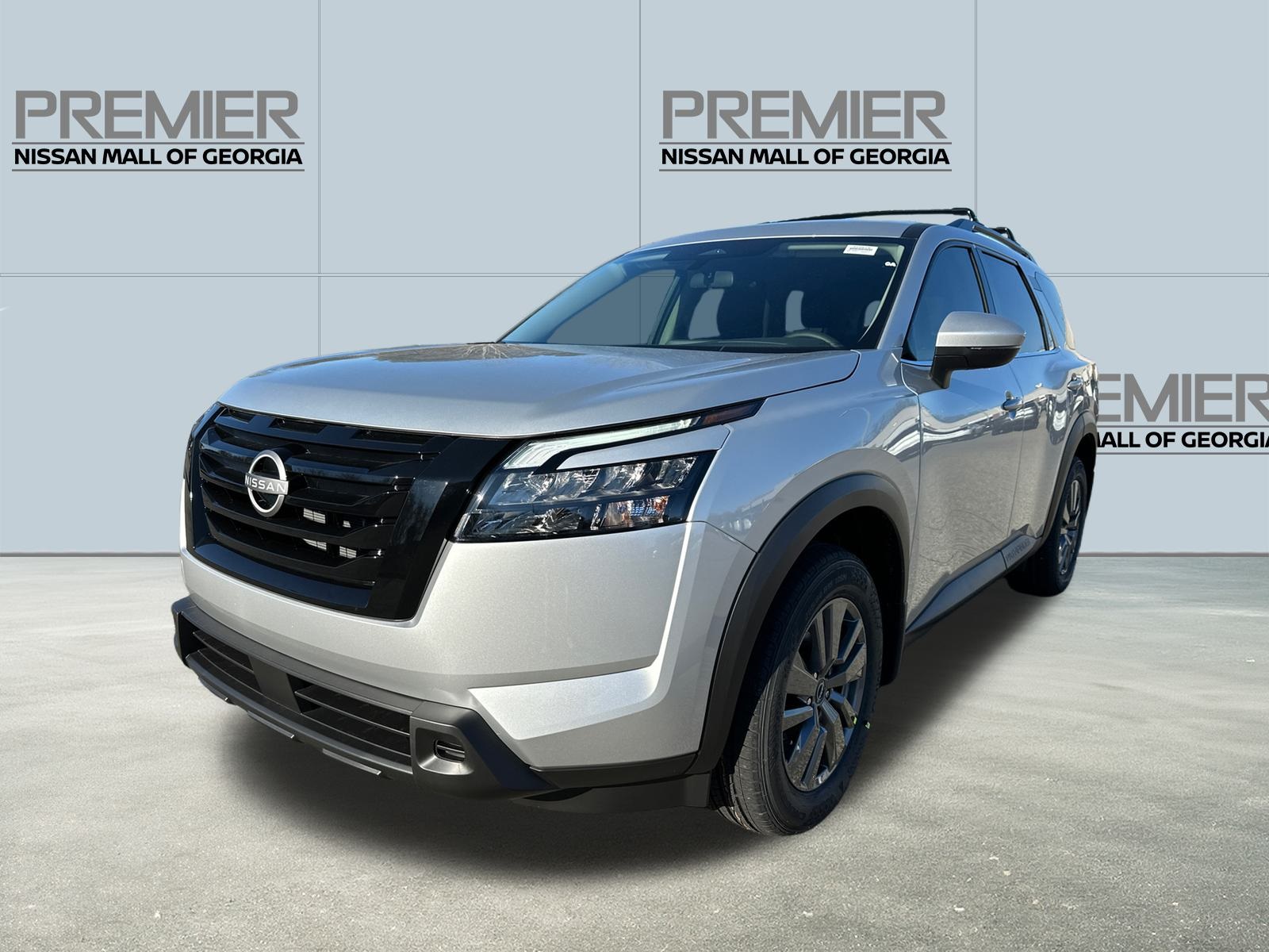 2025 Nissan Pathfinder SV's photo