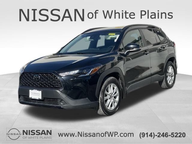 Used 2022 Toyota Corolla Cross LE with VIN 7MUBAABG3NV005368 for sale in White Plains, NY