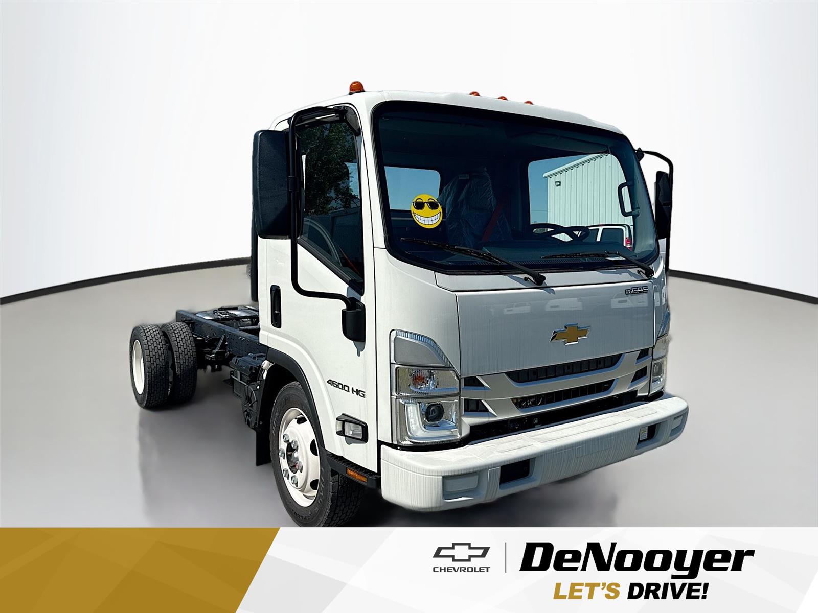 2024 Chevrolet Low Cab Forward Base's photo