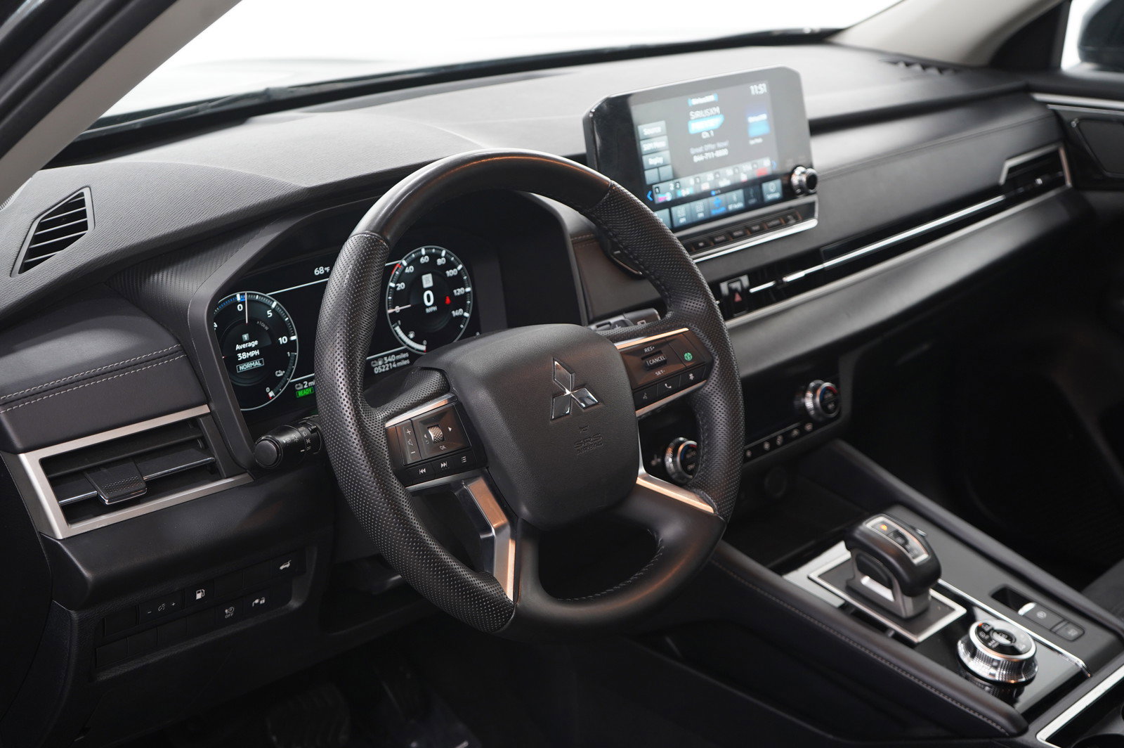 2023 Mitsubishi Outlander PHEV SE photo 24