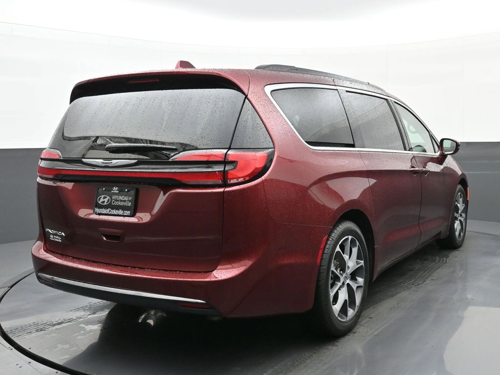 2022 Chrysler Pacifica Touring L photo 3