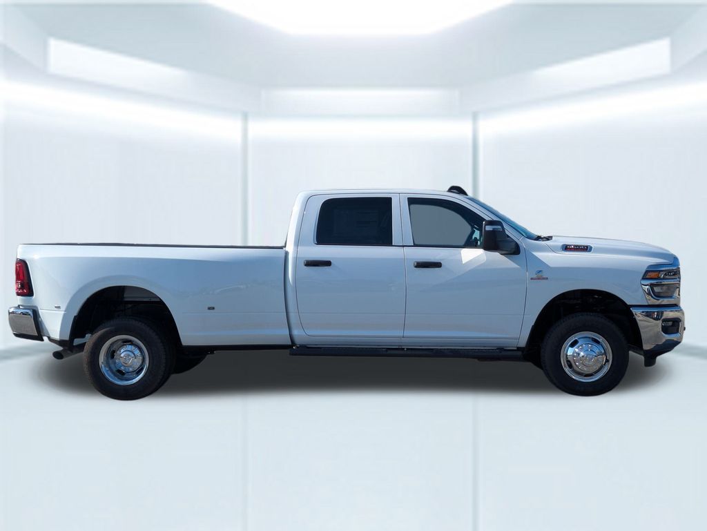 2026 Ram 3500 Tradesman photo 6
