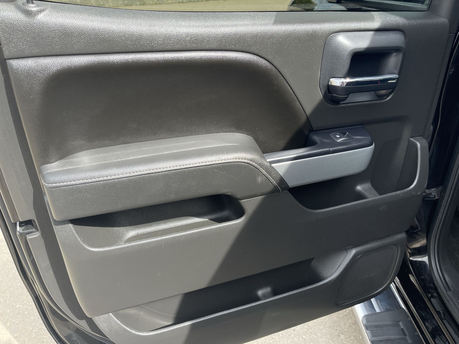 2017 Chevrolet Silverado 1500 LTZ photo 4