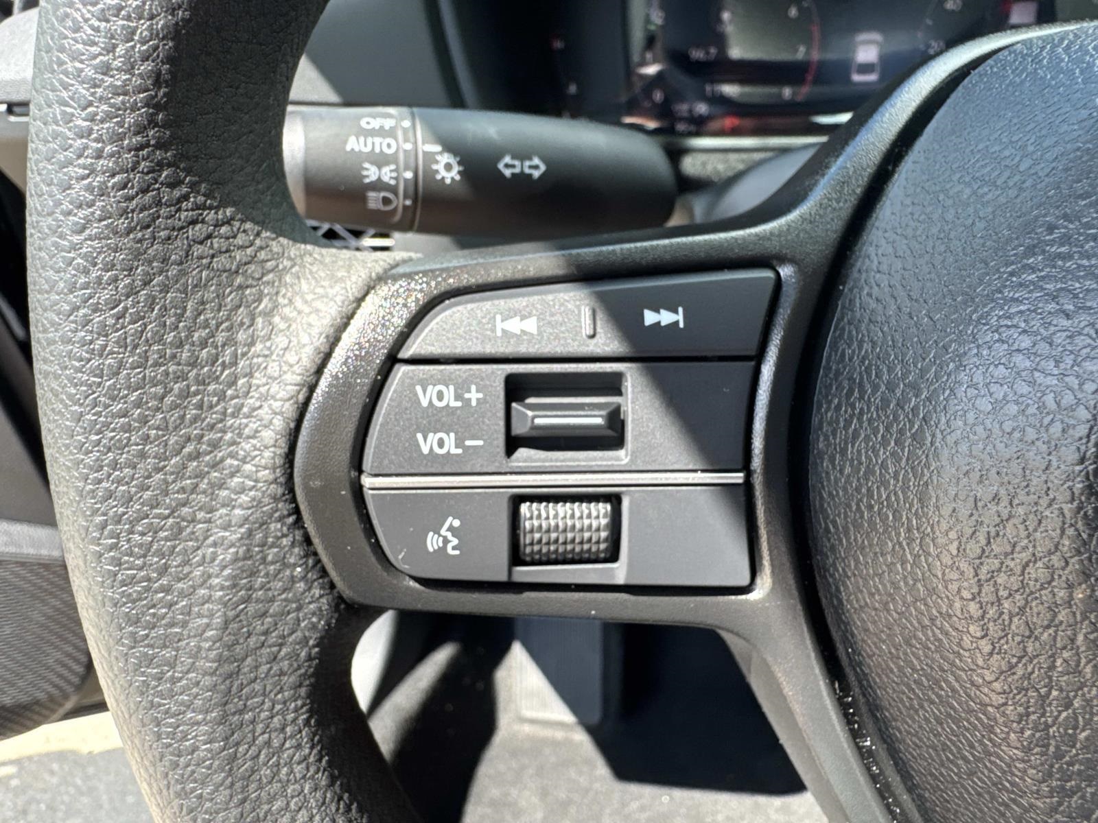 2025 Honda Accord LX photo 17