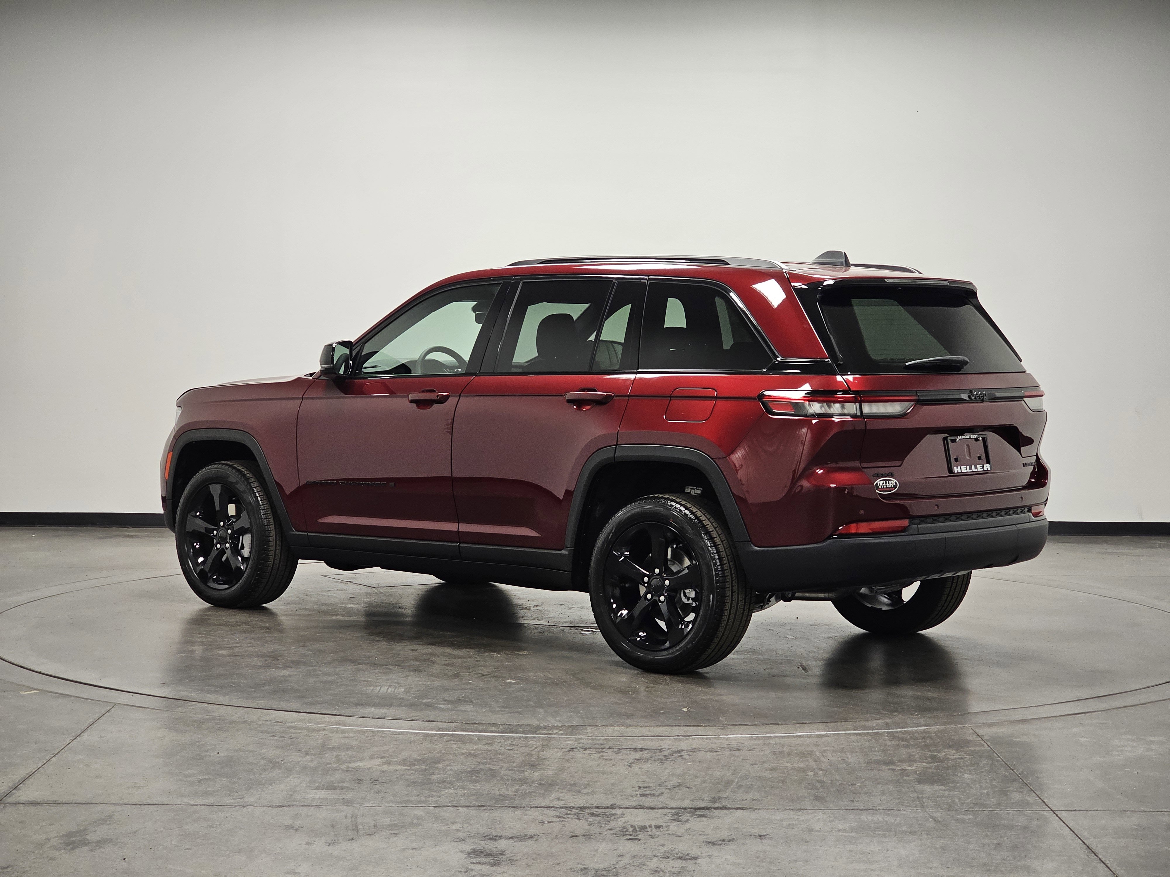2025 Jeep Grand Cherokee Limited photo 4