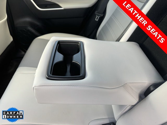 2020 Toyota RAV4 XLE Premium photo 26