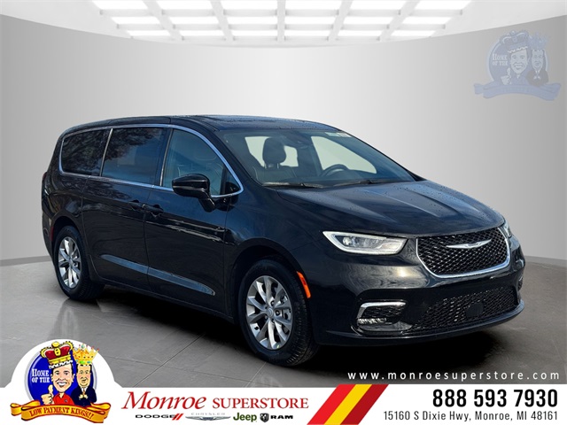 2026 Chrysler Pacifica Limited's photo