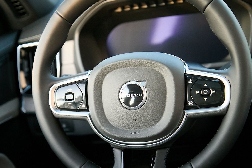 2026 VOLVO XC90 - Image 27