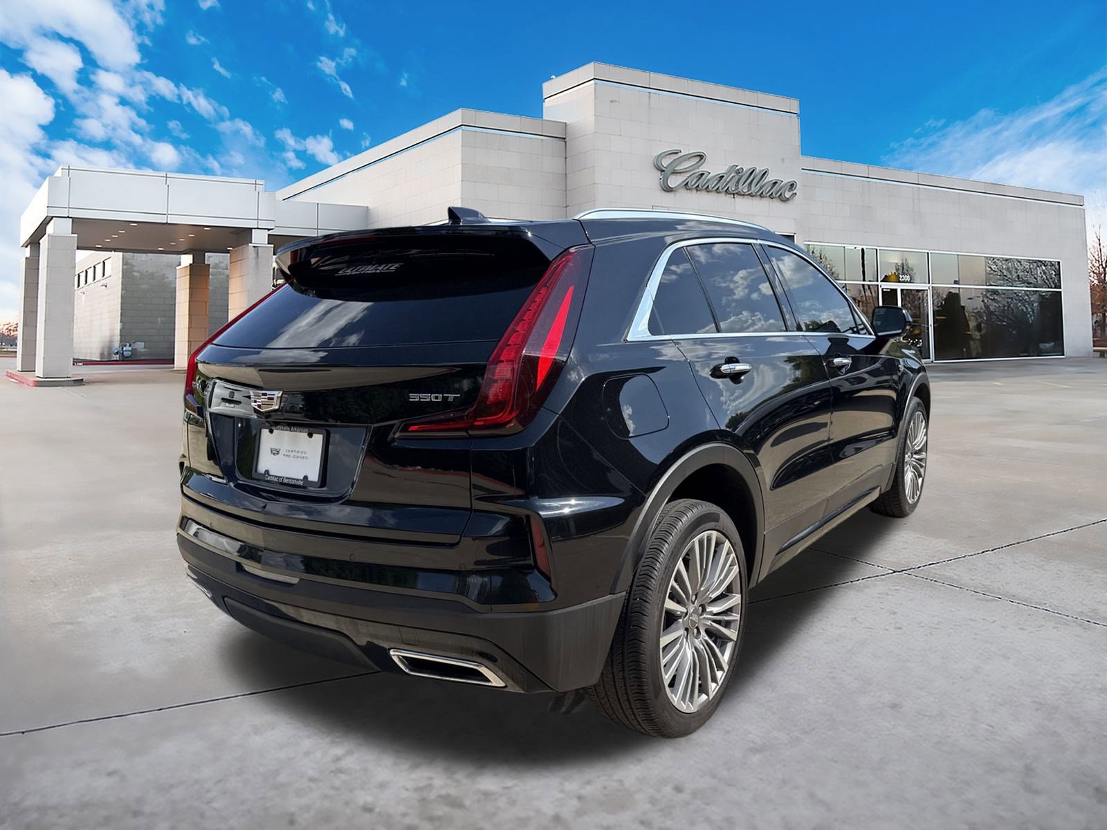 2024 Cadillac XT4 Premium Luxury photo 2