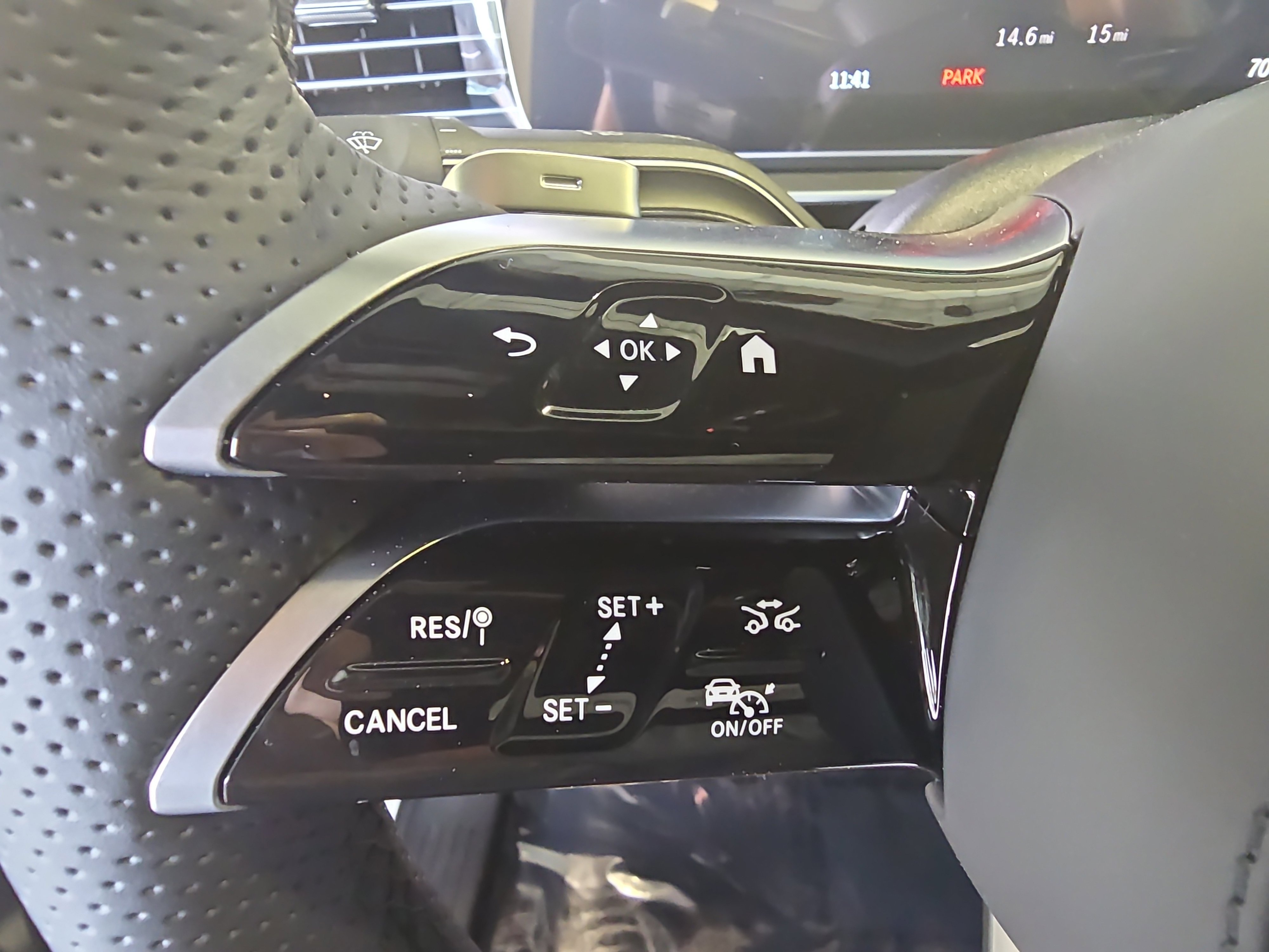 2025 Mercedes Benz GLS 580 4MATIC photo 12