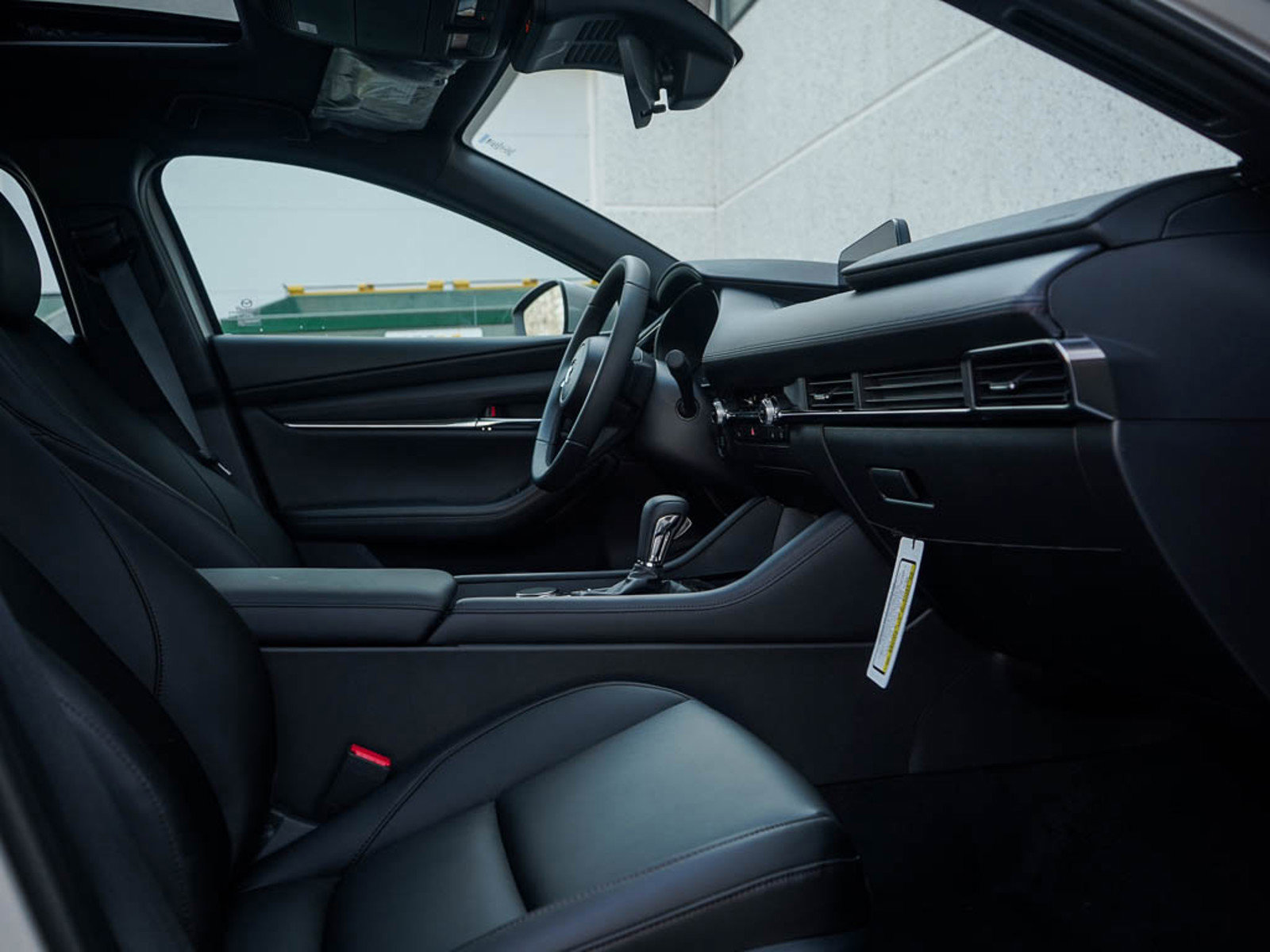 2025 Mazda Mazda3 Hatchback 2.5 s Preferred photo 8