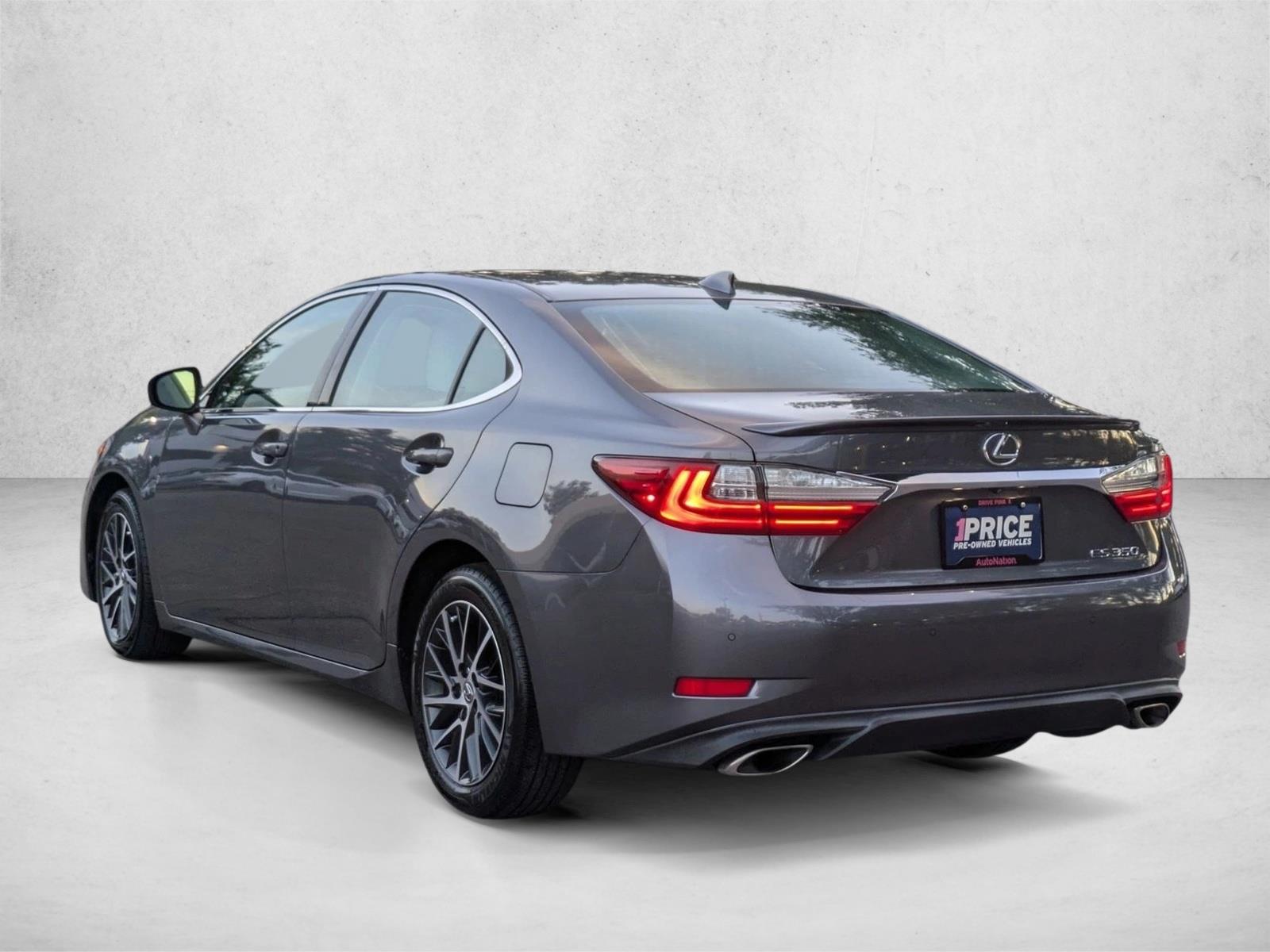 2017 Lexus ES 350 photo 8