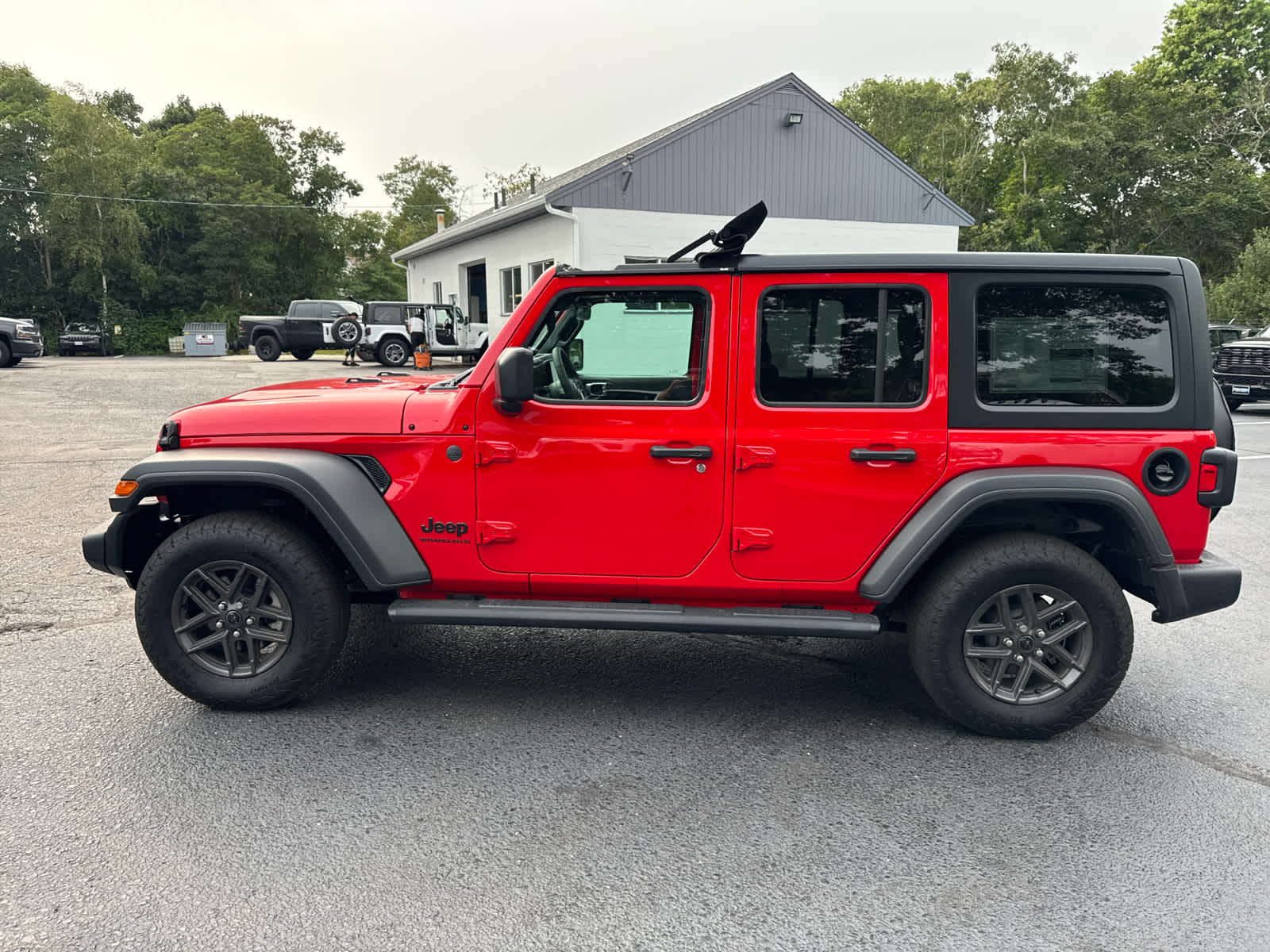 2025 Jeep Wrangler Sport S photo 4