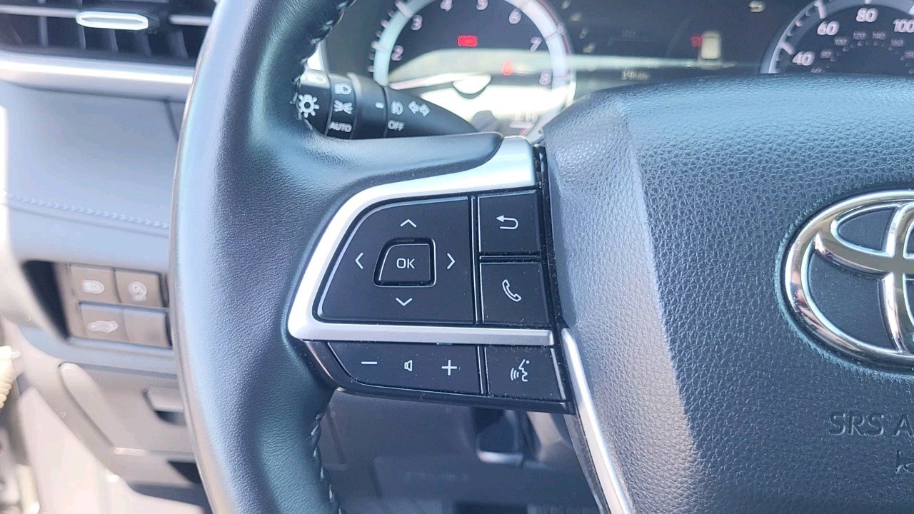 2024 Toyota Highlander XLE photo 13