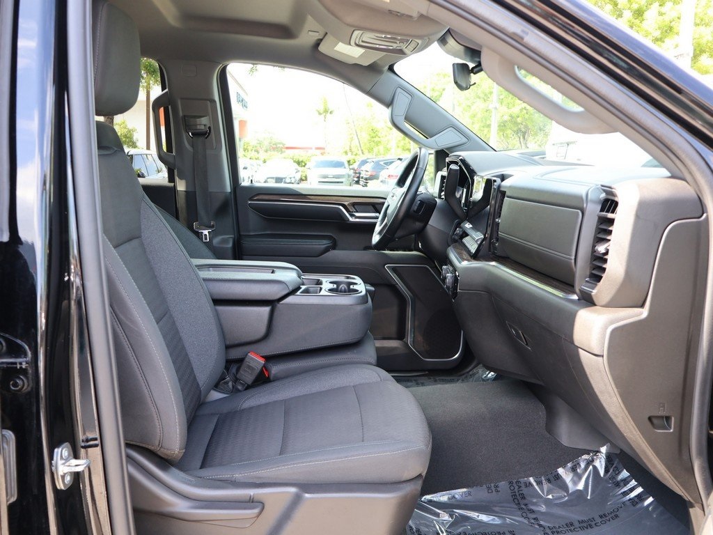 2023 Chevrolet Silverado 1500 LT photo 21