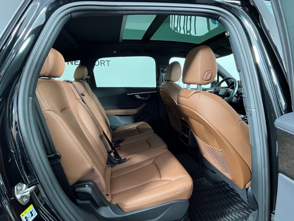 2023 Audi Q7 55 Prestige photo 21