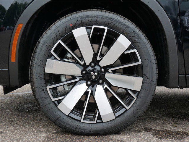 2025 Mitsubishi Outlander SEL photo 3