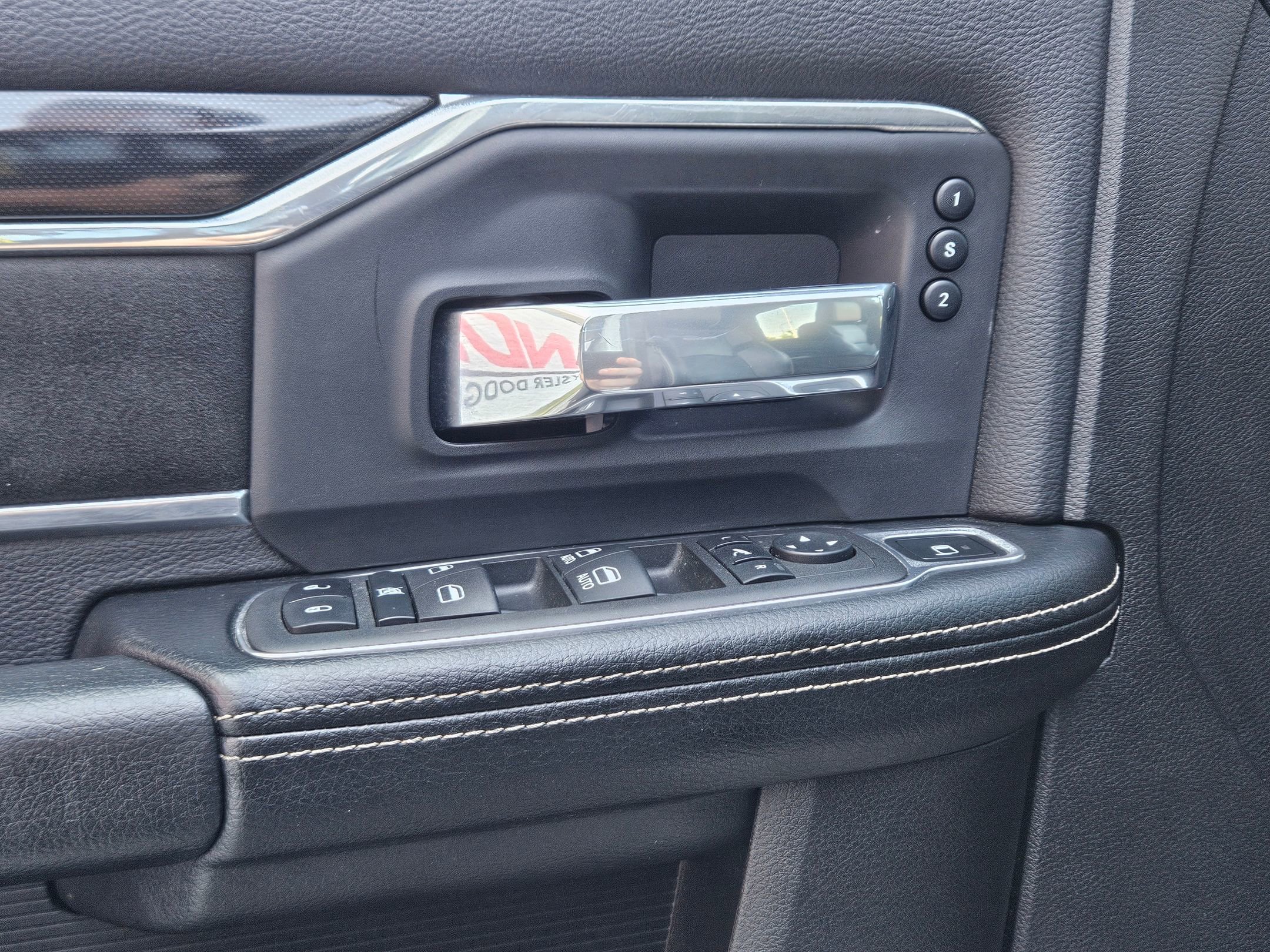 2022 Ram 2500 Laramie photo 17