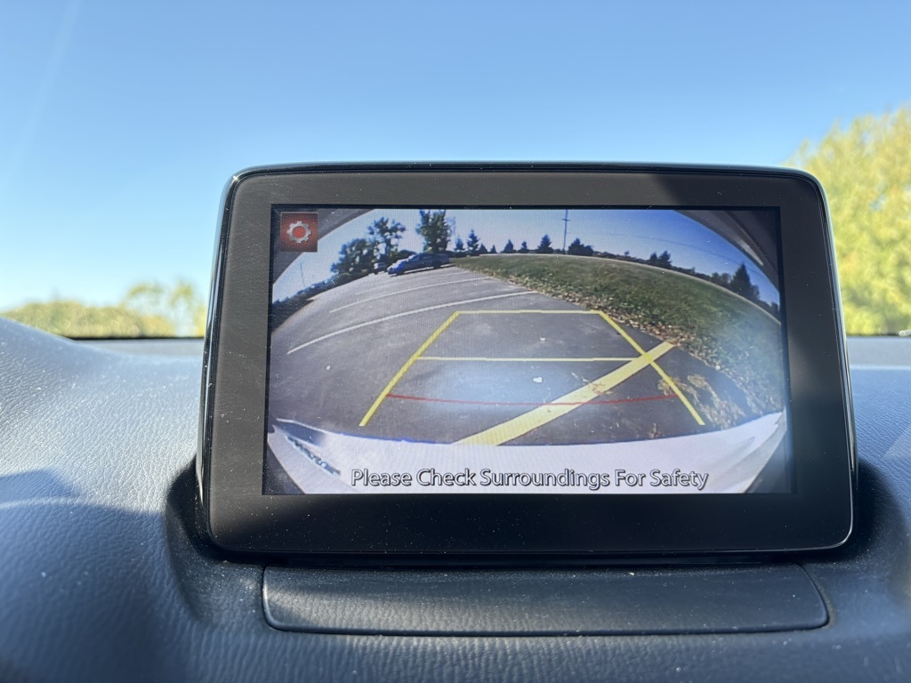 2019 Toyota Yaris L photo 4