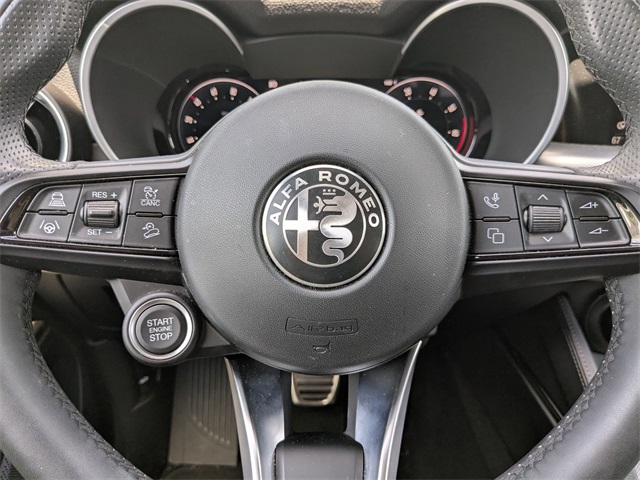 2024 Alfa Romeo Stelvio Ti photo 11