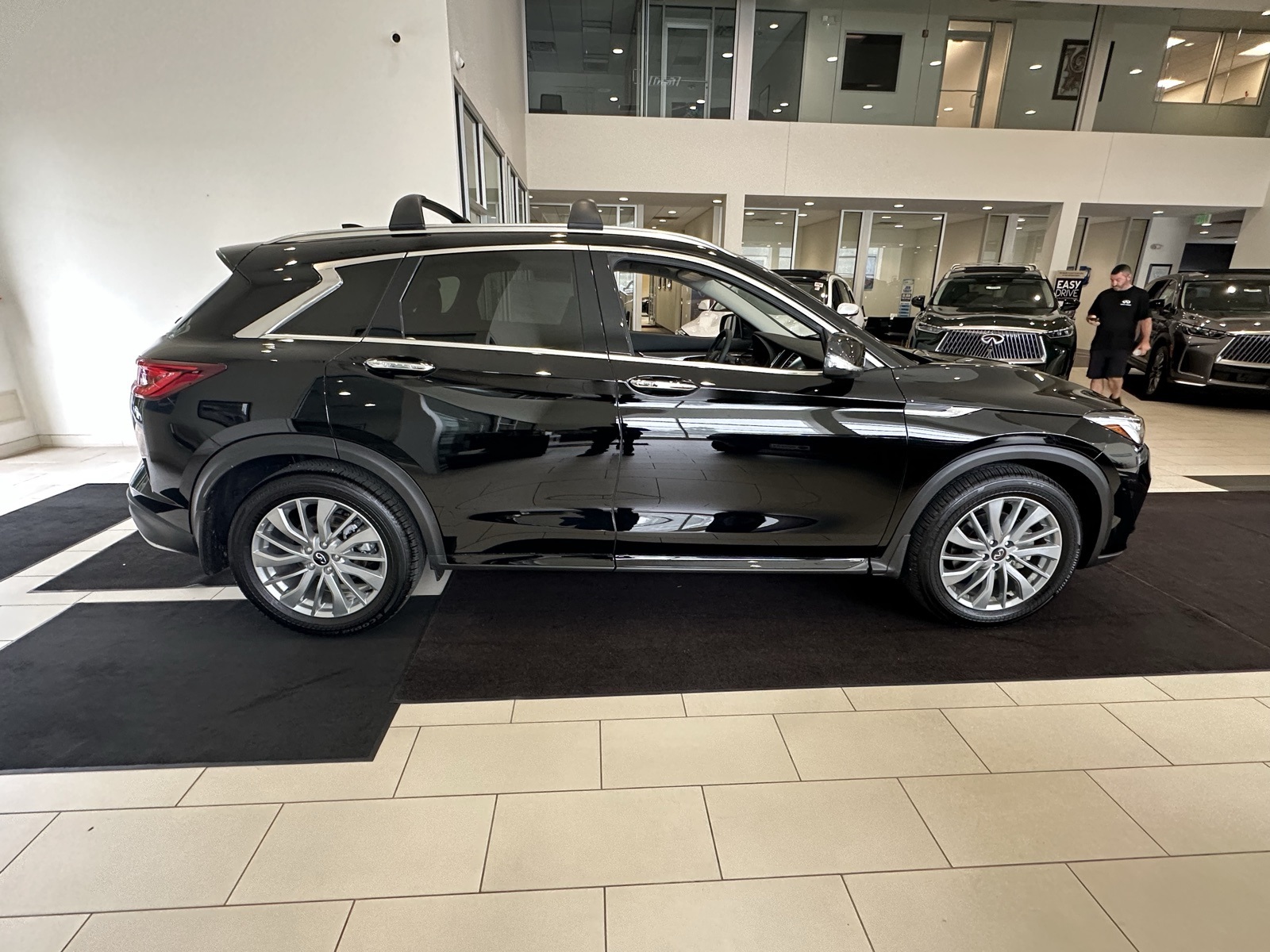 2025 Infiniti QX50 Luxe AWD photo 7