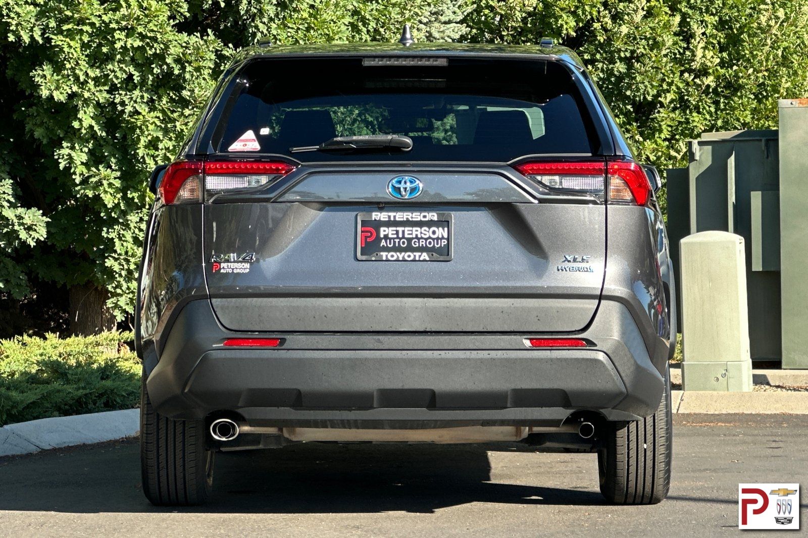 2020 Toyota RAV4 Hybrid XLE photo 4