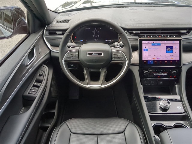 2025 Jeep Grand Cherokee Limited photo 18