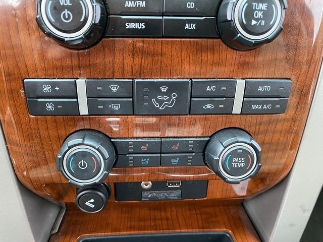 2010 Ford F-150 Lariat photo 9