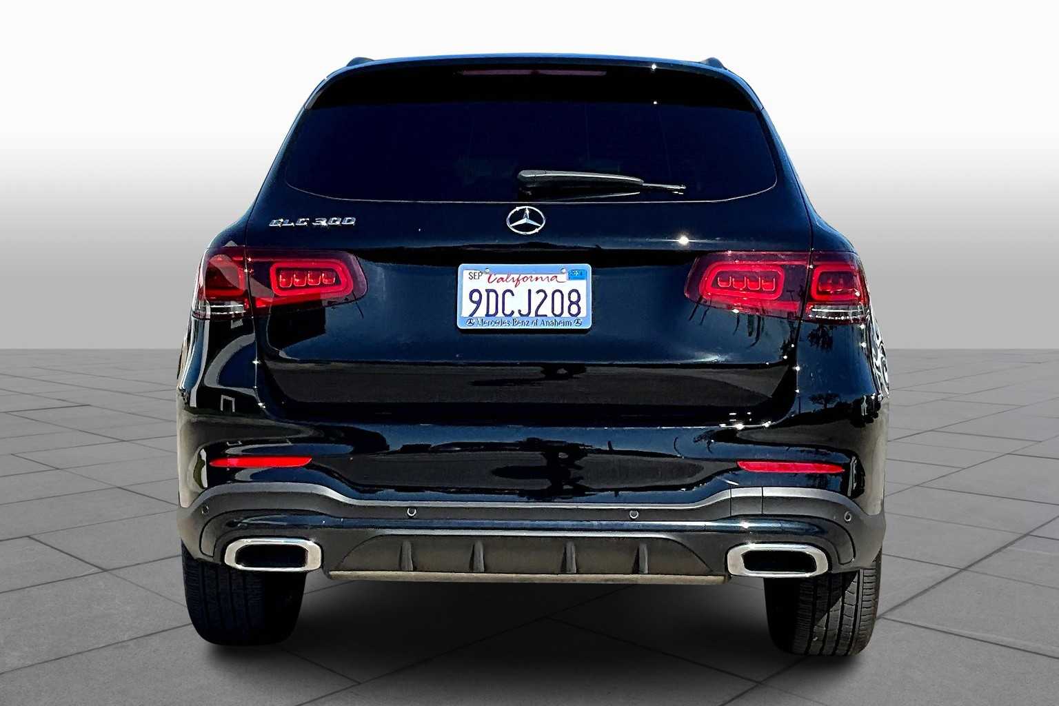 2022 Mercedes Benz GLC 300 photo 4