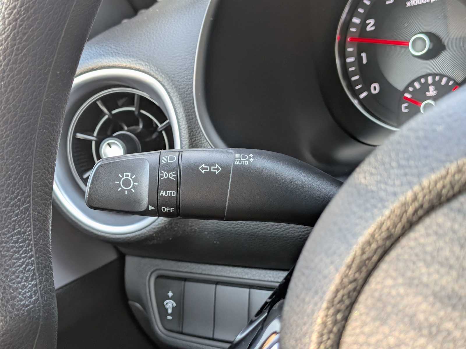 2024 Kia Forte LXS photo 25