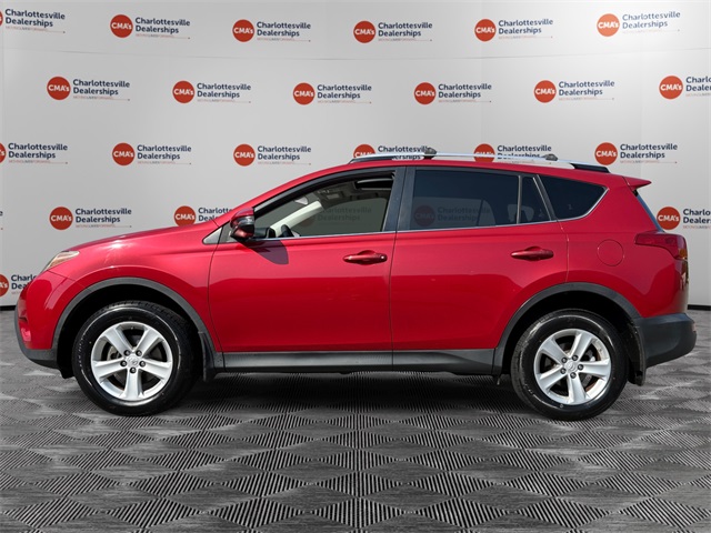 2014 Toyota RAV4 XLE photo 2
