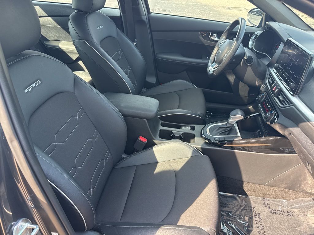 2023 Kia Forte GT-Line photo 34