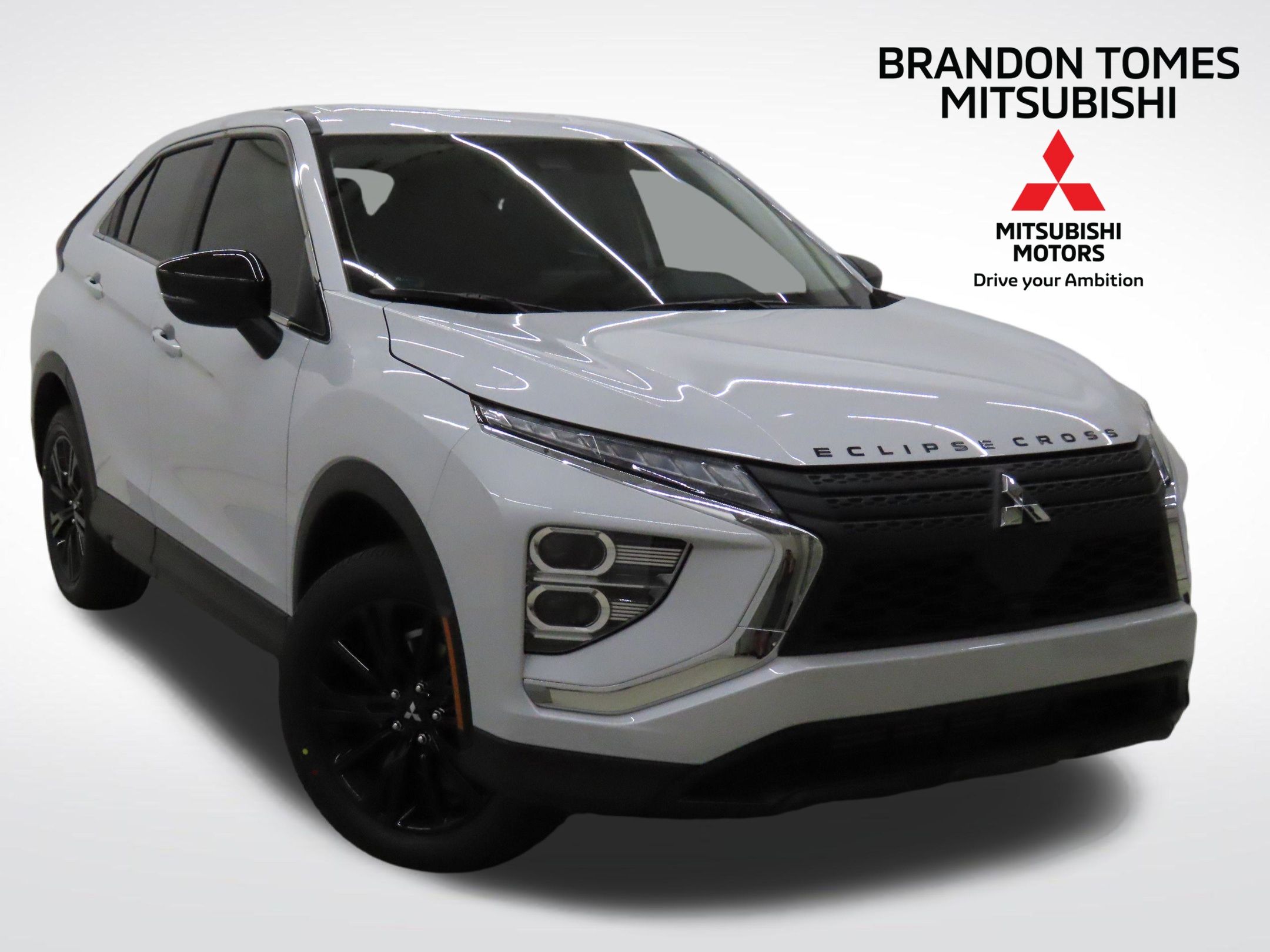 2025 Mitsubishi Eclipse Cross LE's photo