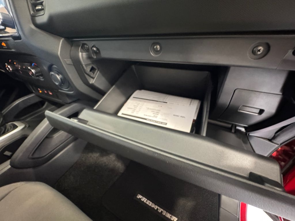 2022 Nissan Frontier S photo 25