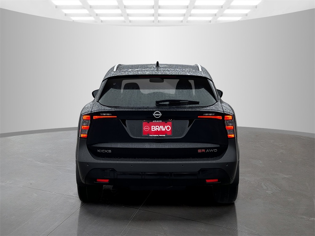 2025 Nissan Kicks SR photo 6