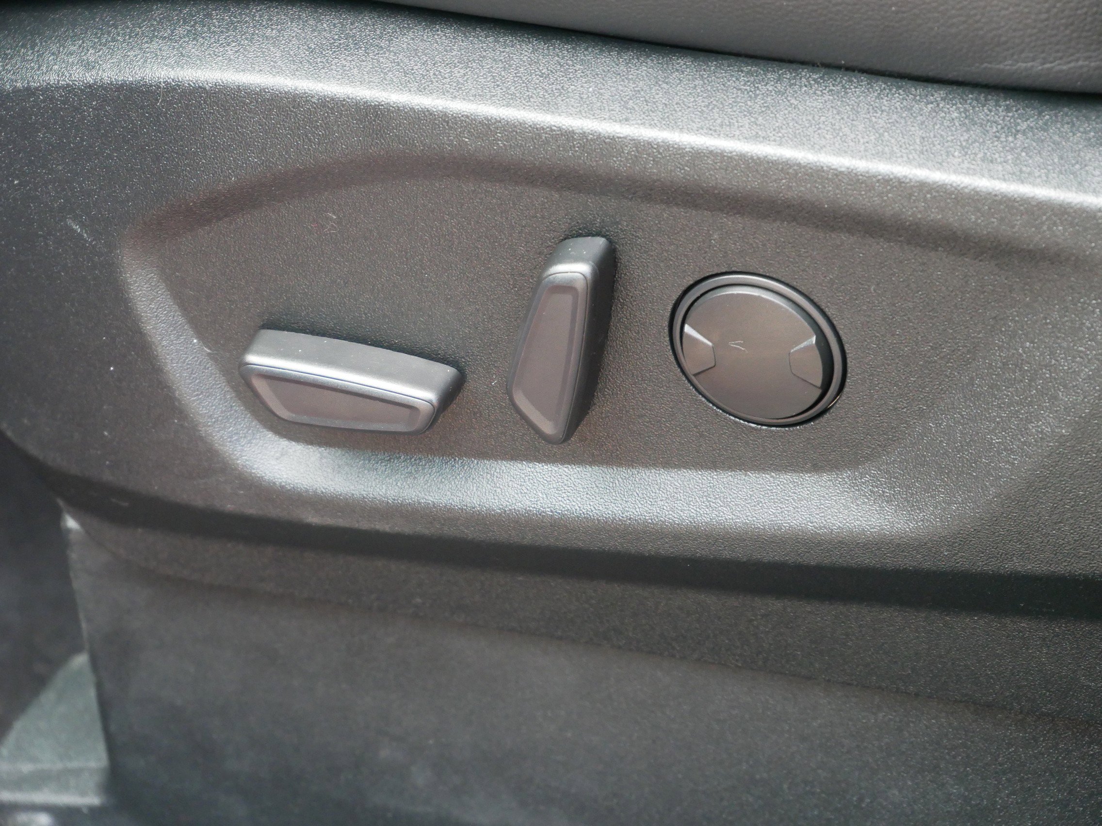 2022 Ford Edge ST photo 12
