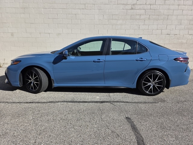 2024 Toyota Camry SE photo 2