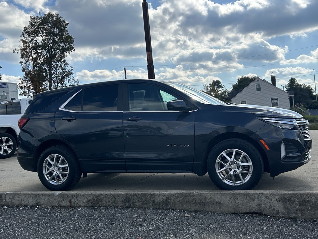 2022 Chevrolet Equinox LT photo 4