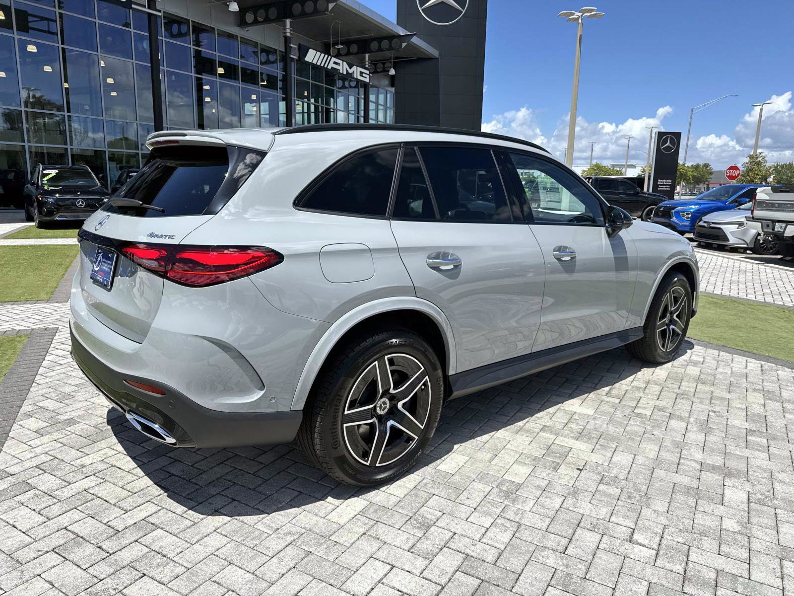 2026 Mercedes Benz GLC 350e 4MATIC photo 4