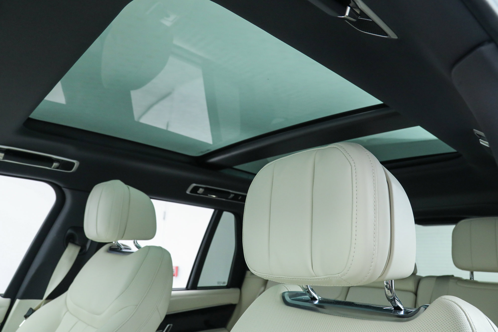 2024 Land Rover Range Rover SE photo 31