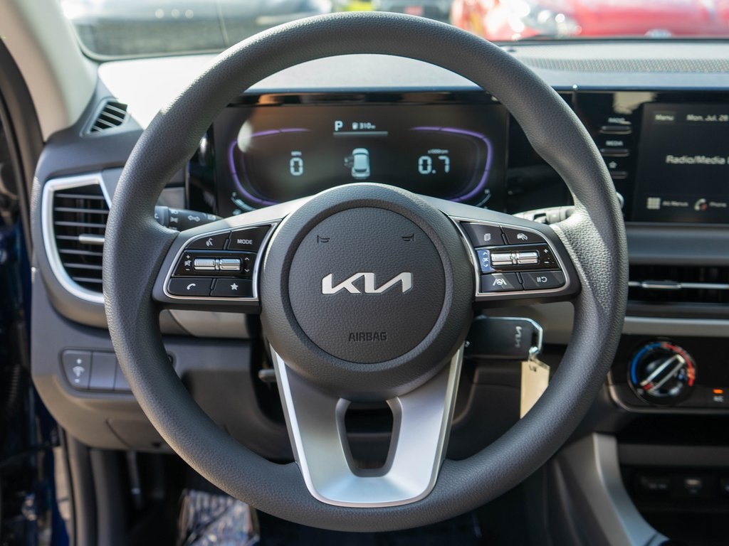 2026 Kia Seltos LX photo 14