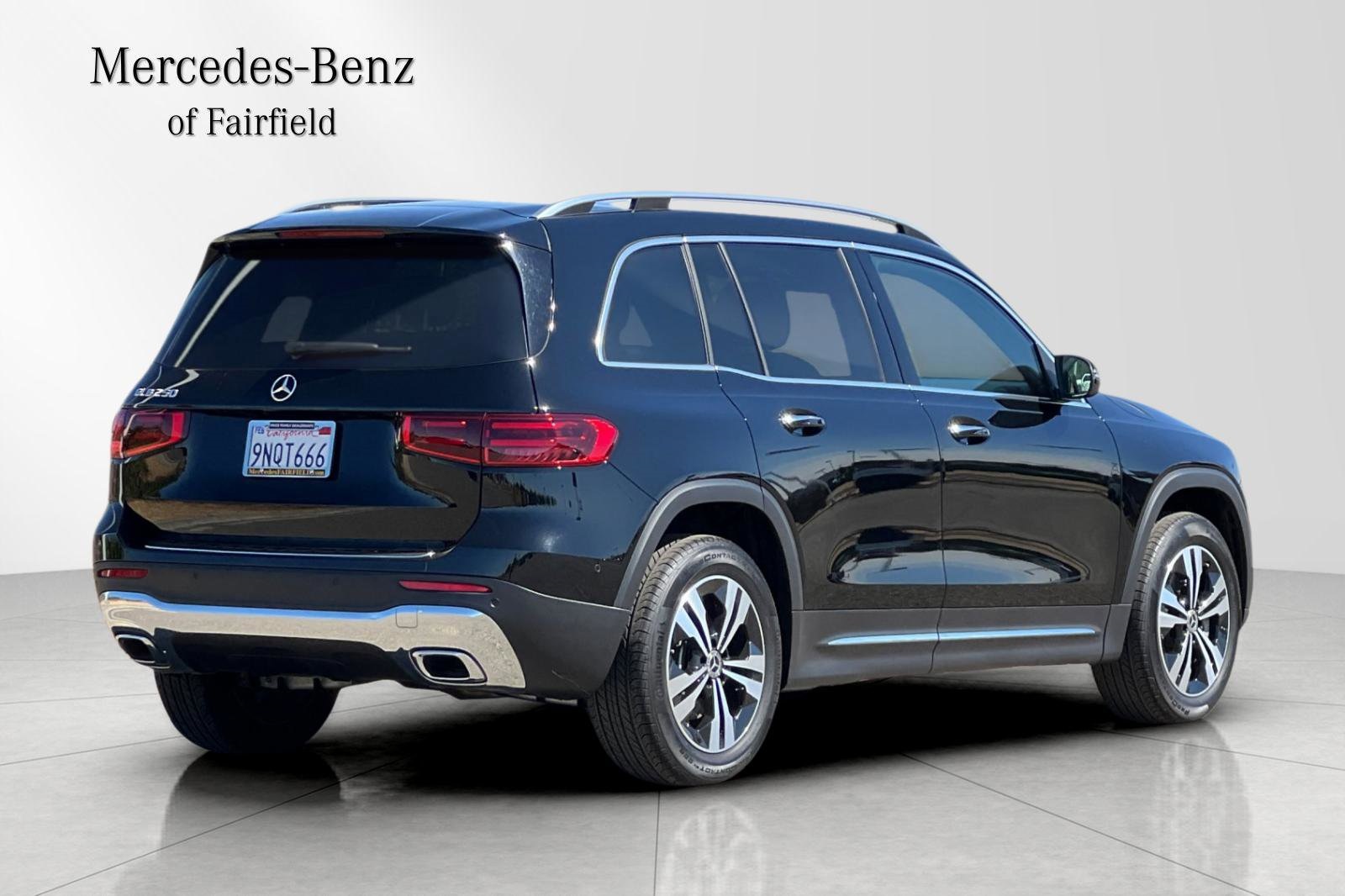 2025 Mercedes Benz GLB 250 photo 2