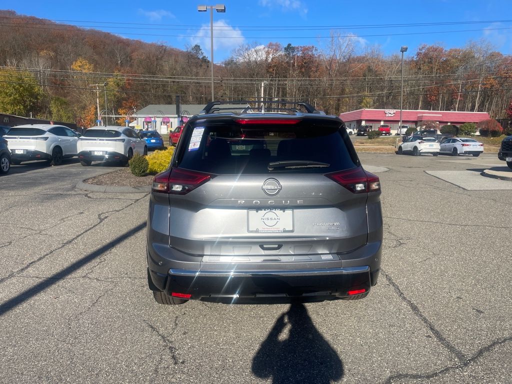 2025 Nissan Rogue Platinum photo 3