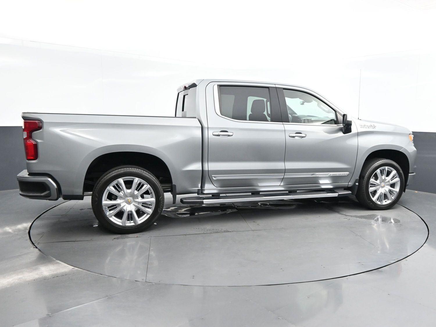 2023 Chevrolet Silverado 1500 High Country photo 8