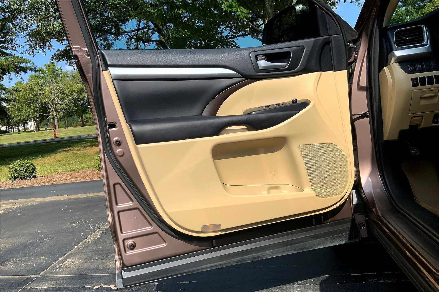 2017 Toyota Highlander XLE photo 20