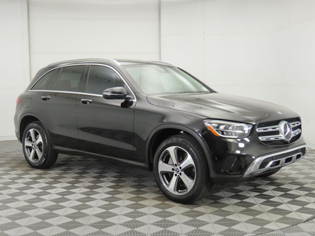 2022 Mercedes Benz GLC 300 photo 2