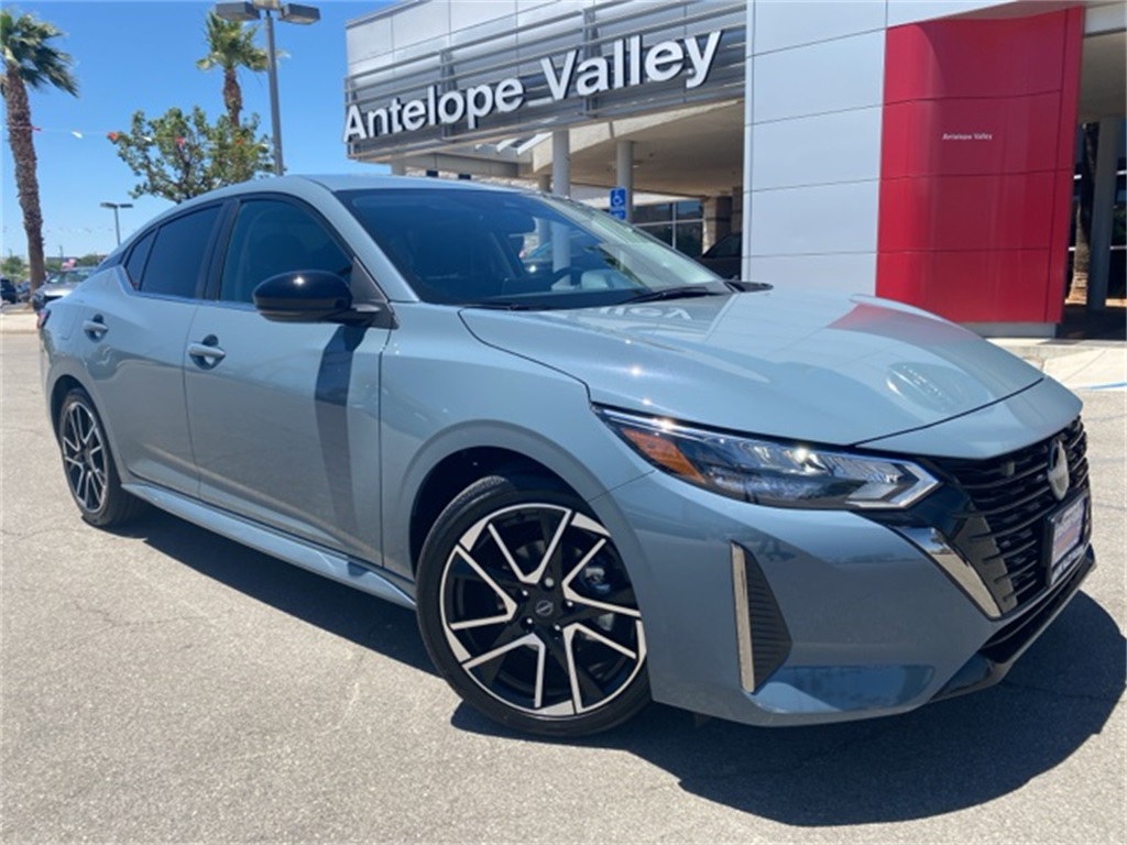 2025 Nissan Sentra SR's photo