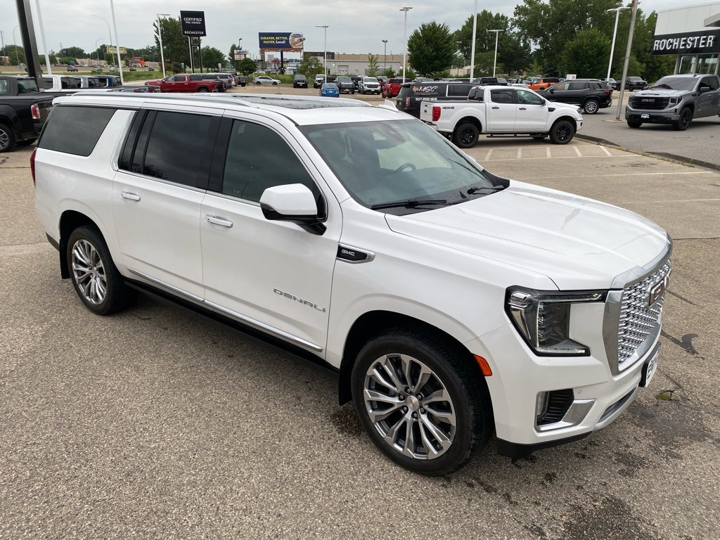 Used 2021 GMC Yukon XL Denali with VIN 1GKS2JKL5MR276177 for sale in Rochester, Minnesota